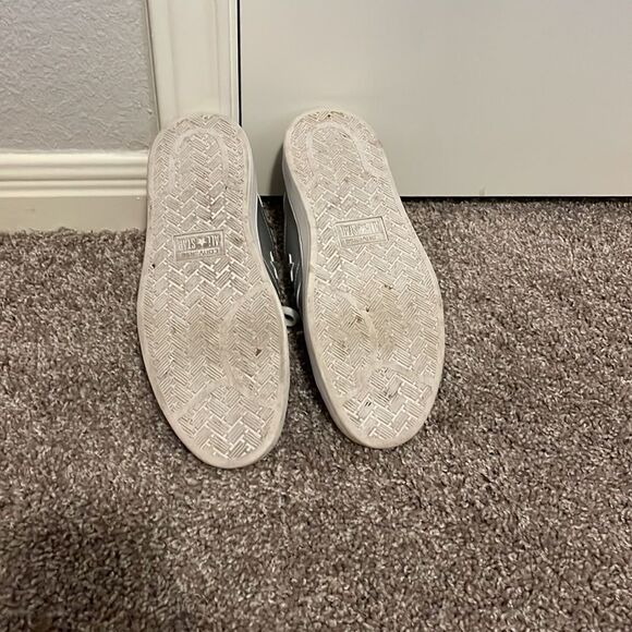 EUC Silver Converse - Picture 3 of 4